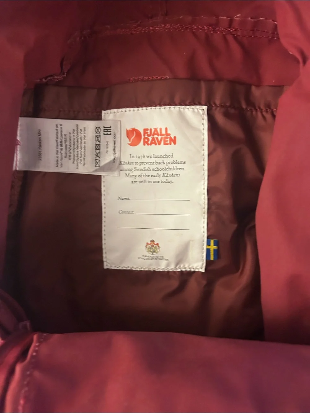 Fjallraven Kånken Mini Backpack in deep burgundy red